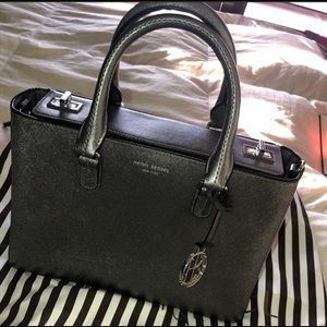 Henri Bendel Silver Handbag with shoulder strap✨
